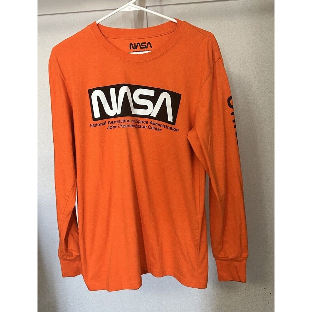 NASA Long Sleeve T-Shirt Men's Orange Graphic Tee Medium NASA Logo United States